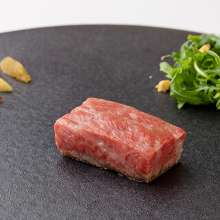 原田氏自らが産地に出向いて仕入れる、その季節ならではの食材