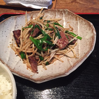 和牛料理 要 - レバニラ炒め