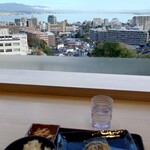 大津サービスエリア 上り線 フードコート - 朝定食越しのレイクビュー