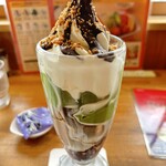 コメダ珈琲店 - 料理写真:ブラックモンブランパフェ-宇治抹茶仕立て-