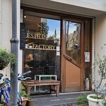 エスプレッソ ファクトリー - 外観