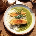 p.i stand - サーモンレアカツ グリーンカレーライス