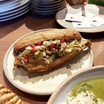 p.i stand -  鯖バインミー  キャベツとザクロのサルサ