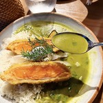 p.i stand - サーモンレアカツ グリーンカレーライス