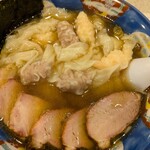 支那そば たんたん亭 - 美味しさモリモリのチャーシューミックスワンタン麺