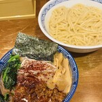 つけめん桜の如く - 全景　つけ汁メイン