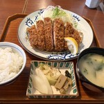 名代かつ屋 万さく - 料理写真: