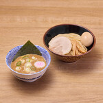 舎鈴 - 味玉つけめん（小）