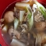 道の駅 むらやま - 舞茸、長ねぎを加えて鍋であたためました。