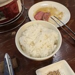 炭火焼肉 ホルモン やま元 - ご飯(大)