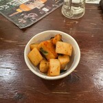 炭火焼肉 ホルモン やま元 - カクテキ