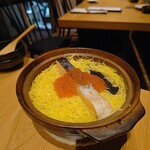 炭火焼き ヒノカミ - 秋鮭の親子土鍋飯