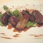 ラ・ベ - バスク産乳のみ豚のソーセージ・バラ・ロースとセップ茸