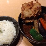 ピカンティ - サクッとPICAチキンカレー(中辛)とライス