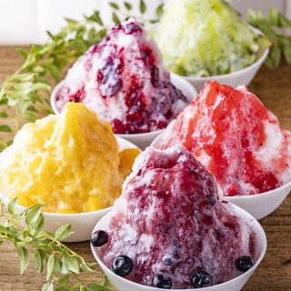 【氷蜜】は使わず【果肉入りフルーツソース＆練乳を使用】