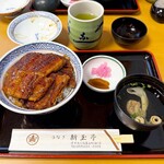 新玉亭 - 特上丼（うなぎ５切）