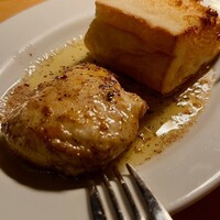 カルネジーオ イースト - 