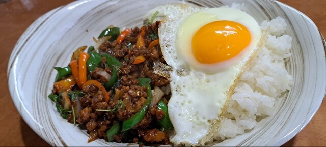 丁寧なガパオライス』by shota14 : Riders Cafe Restaurant CARABAO