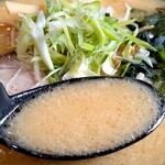 らーめん 味源 - スープ