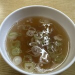 岳乃屋 - チャーハンにスープ付き