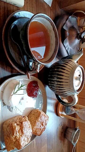 イマン　イリス　ティーフォーワン　ティータイムが華やかになりますから tea room IRiS （ティールームイリス） - 甲陽園/カフェ | 食べログ