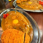 大阪マドラスカレー - マドラスカレー中盛（米300g）1,000円
                                カツ  440円