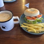 NAMAKEMONO CAFE - サーモン&クリームチーズとカフェラテ