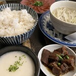 炭焼牛たん東山 - 