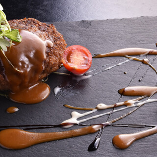 松阪牛＆黒毛和牛のハンバーグも人気！低温調理メニューも◎