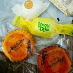 カサマツ洋菓子舗 - マドレーヌ150円/レモンケーキ150円/アーモンド150円
