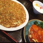 梅蘭 - 逆あんかけ焼きそば☆
            美味しいけど、京橋にしてはちと高いセットで1300円。