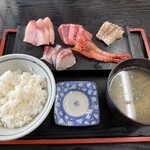 市場めし とくだ屋 - 