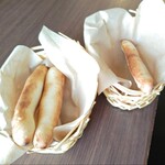 ハンバーグ&ステーキ 百楽GRILL - 自家製パン