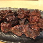 Kamotomitei - 鹿バラ肉の炭火焼き（アップ）