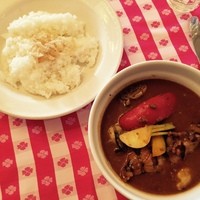 グランド・セントラル・オイスターバー&レストラン 品川店 - グリルチキンと牡蠣、季節野菜のスパイシーカレー (1,100円)