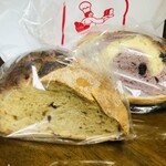 Boulanger Asano Ya Karuizawa Shinano Oiwake Ten - 앞쪽은 계절 한정 상품인 카루이자와 구운 사과입니다.
                      뒤쪽은 카루이자와 블루베리입니다.