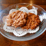 樹の花 - ジョンがテイクアウトしたと云う「アーモンドクッキー」