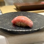 鮨 なんば - マグロの背トロにぎり