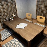 馬刺し 炭火焼き くるみ - 店内