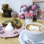 モグ カフェ - カフェラテ、抹茶とチョコのマーブルパウンドケーキ