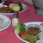 Apfelweinwirtschaft Adolf Wagner - 肉肉しい料理がならんでいます