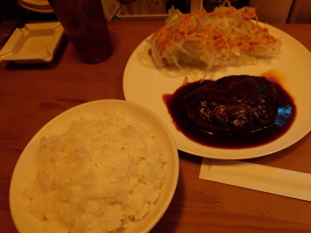 ぶらうんハンバーグステーキ - 下北（レストラン）の写真