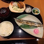 酒房うおまん リンクスウメダ店 - 【期間限定】秋刀魚塩焼きとカキフライ定食1480円(税込)