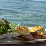 The Reef Bar & Market Grill - 
