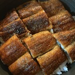 うなぎ家 敏 - 活うなぎ蒲焼をうな丼にどｰぞ (꜆ ˙-˙ )꜆