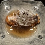 多仁本 - 白甘鯛のぶぶあられ、揚げ焼き。白髪葱に大徳寺納豆の刻んだものをふりかくて。南蛮酢がいい塩梅。