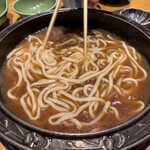 牛肉割烹 自雷也 - 最後はうどん雑炊　＋660円　ちょっと細めのうどん