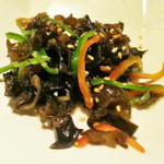 美林華飯店 - お店からのおつまみはキクラゲの和えもの