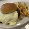 DOUBLE THREE DINER - マッドチーズバーガー…税込1980円