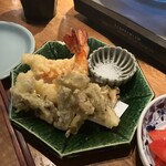 水炊き吟醸もつ鍋 由乃 - 